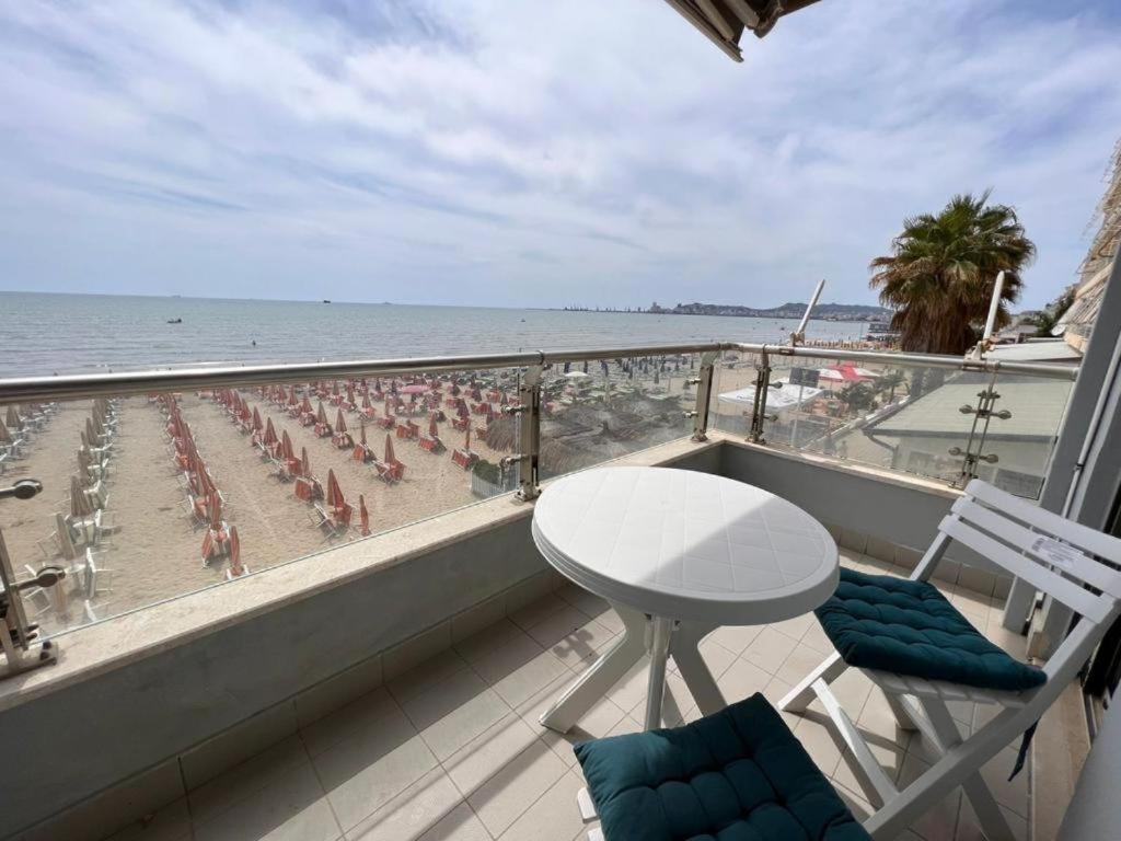 Sea View-Apartment On The Beach - Durrs2 دراس المظهر الخارجي الصورة